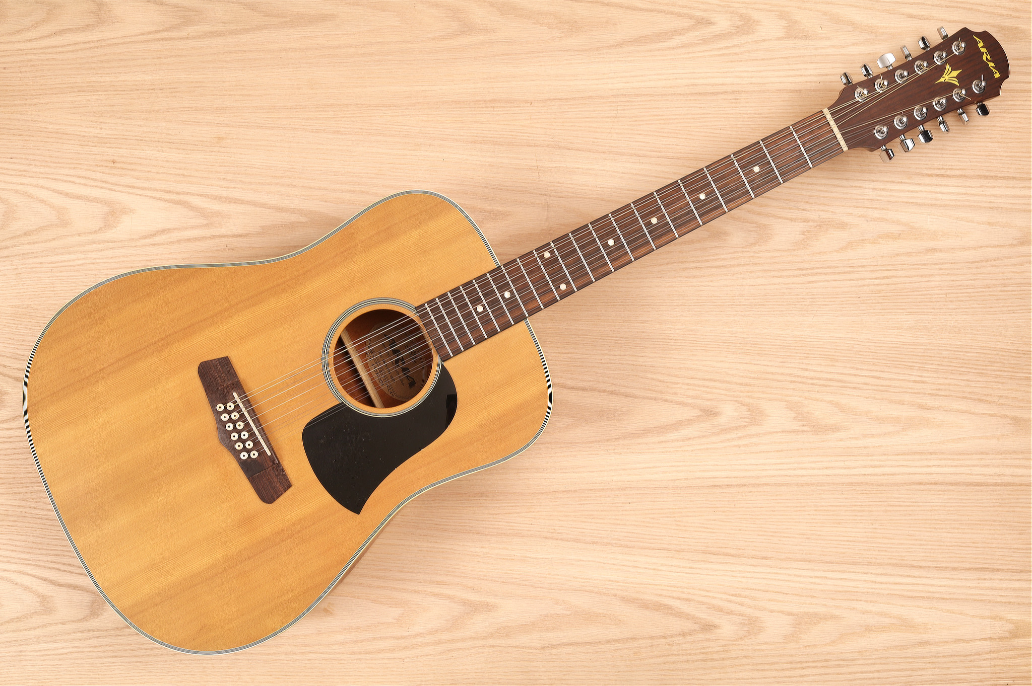 Aria AW-130 12
              String